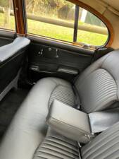 Image 28/51 of Jaguar 420 (1967)