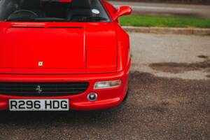 Image 24/50 de Ferrari F 355 Berlinetta (1998)