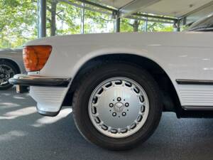 Image 13/25 de Mercedes-Benz 420 SL (1986)