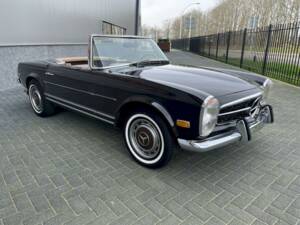 Immagine 4/36 di Mercedes-Benz 280 SL (1969)