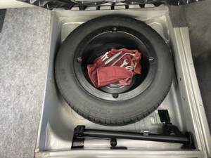 Immagine 31/32 di Mercedes-Benz E 200 (1994)