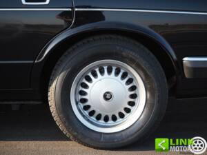 Bild 44/50 von Jaguar Sovereign 3.6 (1988)