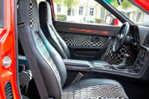 Image 19/22 of Porsche 944 (1982)