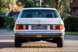 Image 16/44 de Mercedes-Benz 500 SEL (1984)