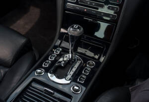Image 20/27 of Bentley Brooklands (2008)
