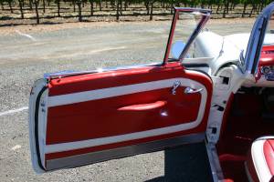 Image 15/22 of Oldsmobile 98 Starfire (1957)