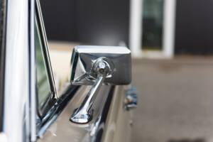 Bild 49/100 von Lincoln Continental Convertible (1965)