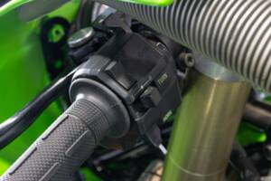Image 15/50 of Kawasaki ZX-R 400 (1990)
