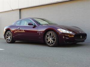 Image 2/98 of Maserati GranTurismo 4.2 (2008)