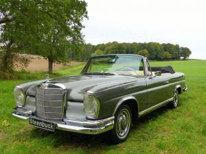 Mercedes-Benz 220 SE B Convertible (W 111) 1963