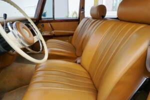 Image 29/78 of Mercedes-Benz 600 (1965)