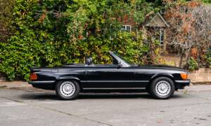 Image 2/30 de Mercedes-Benz 500 SL (1983)