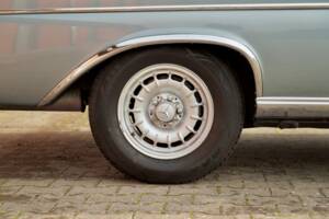 Immagine 23/84 di Mercedes-Benz 280 SE 3,5 (1970)