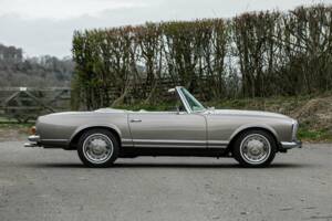 Image 4/37 of Mercedes-Benz 280 SL (1970)