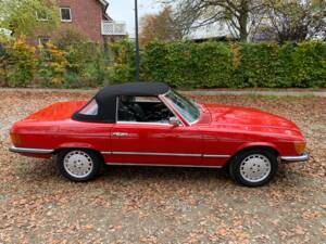 Image 21/177 de Mercedes-Benz 350 SL (1974)
