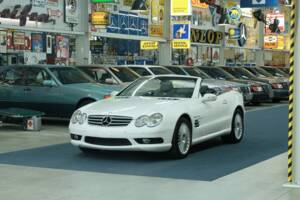 Image 15/50 of Mercedes-Benz SL 55 AMG (2003)