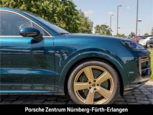 Immagine 16/50 di Porsche Cayenne Turbo E-Hybrid (1900)