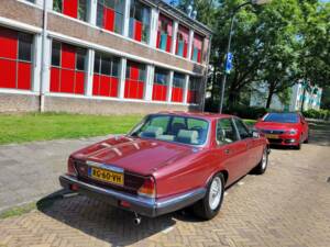 Image 9/20 of Jaguar XJ 12 (1986)