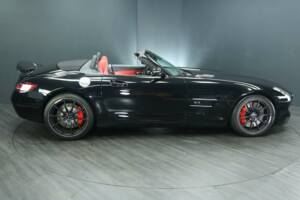 Image 6/30 of Mercedes-Benz SLS AMG Roadster (2012)