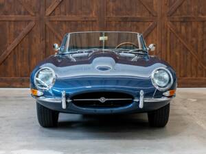 Image 2/36 of Jaguar E-Type 3.8 (1963)