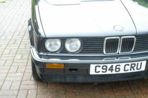 Immagine 21/50 di BMW 320i (1986)