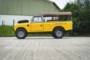 Image 5/98 of Land Rover 109 (1983)