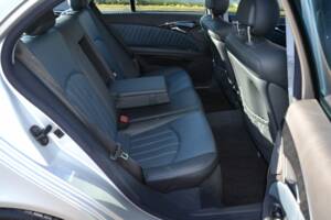 Imagen 28/100 de Mercedes-Benz E 55 AMG (2003)