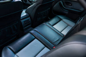 Image 22/56 of BMW M5 (2000)