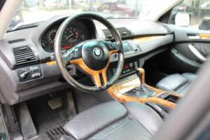 Bild 2/8 von BMW X5 4.4i (2001)