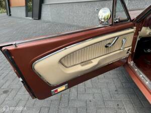 Image 19/33 of Ford Mustang GT (1966)