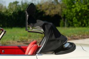 Image 22/50 of Mercedes-Benz 190 SL (1959)