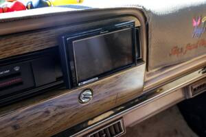 Bild 8/44 von Jeep Grand Wagoneer (1988)