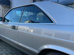Image 12/24 of Mercedes-Benz 380 SEC (1983)