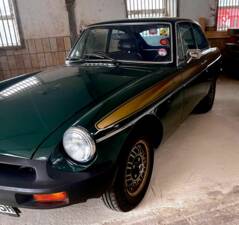 Image 5/8 of MG MGB GT (1975)