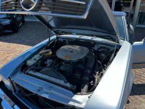 Image 15/15 of Mercedes-Benz 560 SL (1989)