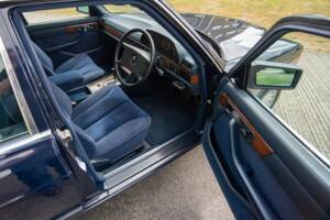 Bild 9/29 von Mercedes-Benz 300 SE (1990)