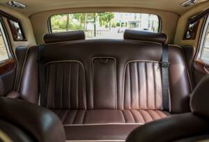 Image 25/28 of Rolls-Royce Silver Wraith II (1980)
