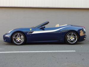 Bild 42/99 von Ferrari California (2009)