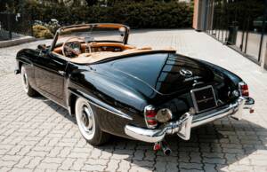 Image 7/42 of Mercedes-Benz 190 SL (1961)