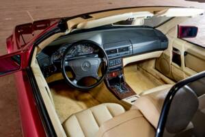 Image 33/43 of Mercedes-Benz 500 SL (1992)
