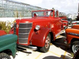 Image 9/23 of American LaFrance 600 Series Fire Truck (1946)