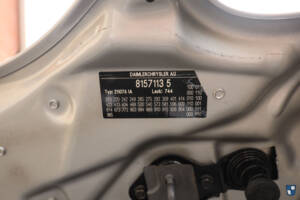 Image 32/84 of Mercedes-Benz E 55 AMG (2002)