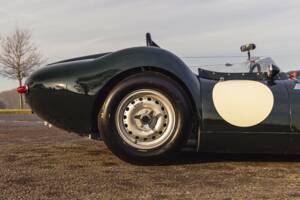Image 17/34 of Lister Knobbly (2021)