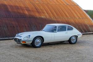 Bild 10/10 von Jaguar E-Type V12 (2+2) (1972)