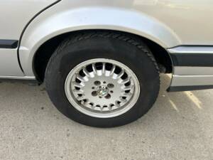 Image 5/8 of BMW 318i Touring (1993)