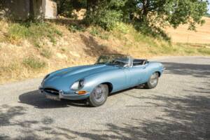 Image 3/50 de Jaguar Type E 3.8 (1964)