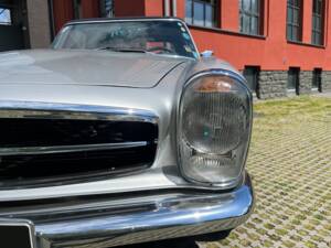 Bild 3/29 von Mercedes-Benz 230 SL (1966)