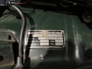 Image 35/47 of Jaguar XJ 6 C 4.2 (1976)