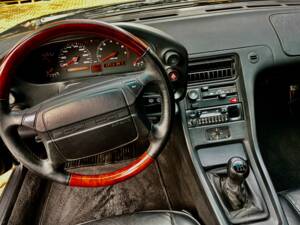 Image 14/31 of Porsche 928 GTS (1993)