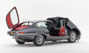 Image 11/97 of Jaguar Type E 4.2 (1966)
